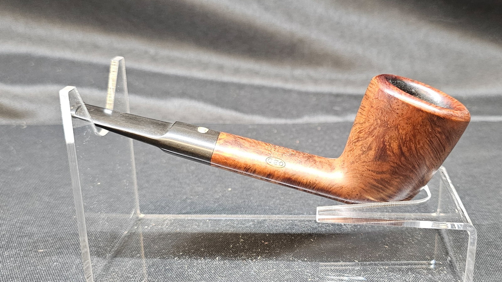 GBD St. Claude 760 Bruyere Extra Pipe: GBD St. Claude 760 tobacco pipe, featuring smooth warm brown briar with attractive grain, straight stem and inset GBD oval stem logo. Stamped “GBD ST. CLAUDE BRUYERE EXTRA” and “ST.