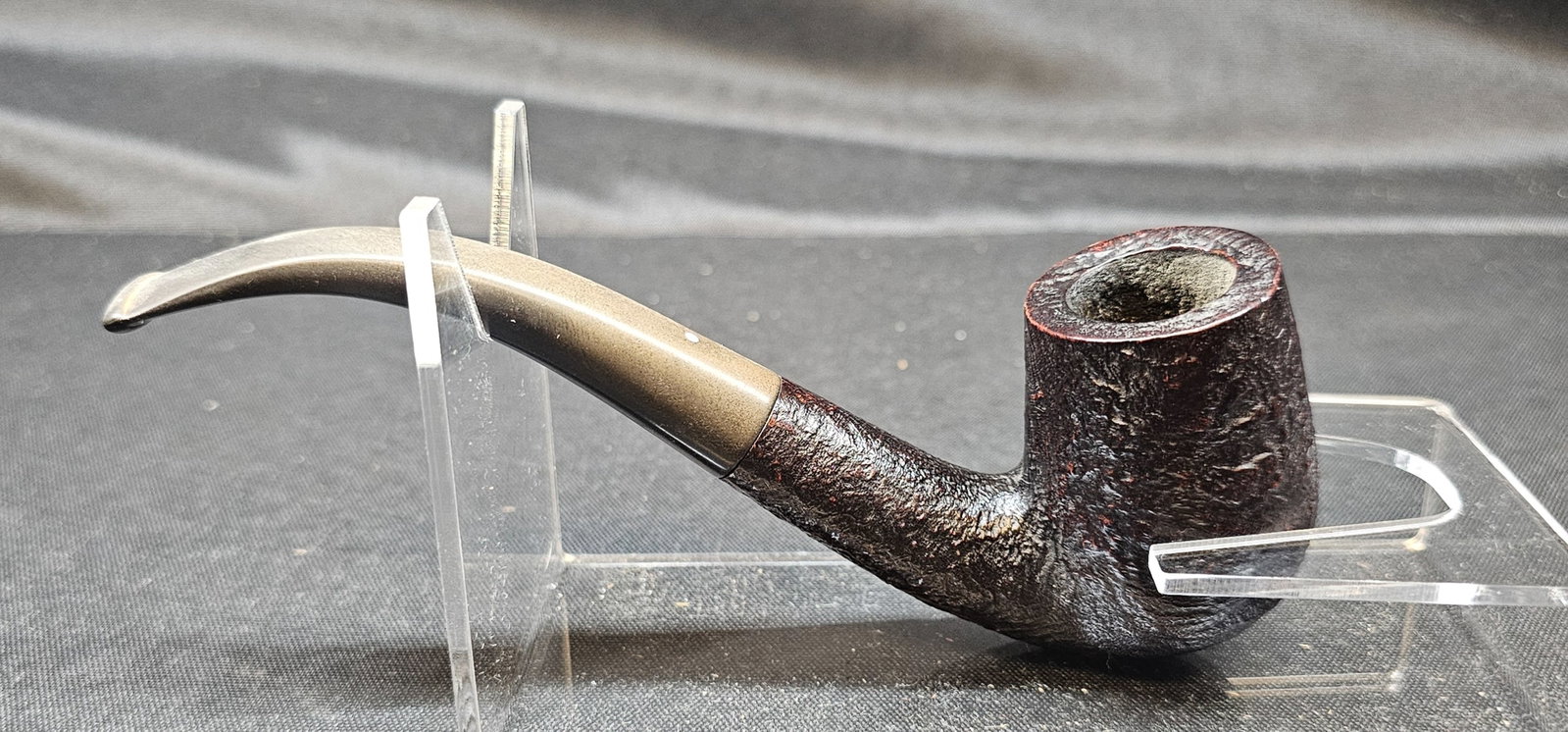 Dunhill Shell Briar 120 F/T Pipeb1971: 1971 Dunhill Shell Briar 120 F/T tobacco pipe, featuring a deeply textured dark Shell Briar finish with bent stem and Dunhill white spot. Stamped “120 F/T DUNHILL SHELL BRIAR MADE IN ENGLAND 11&rdqu
