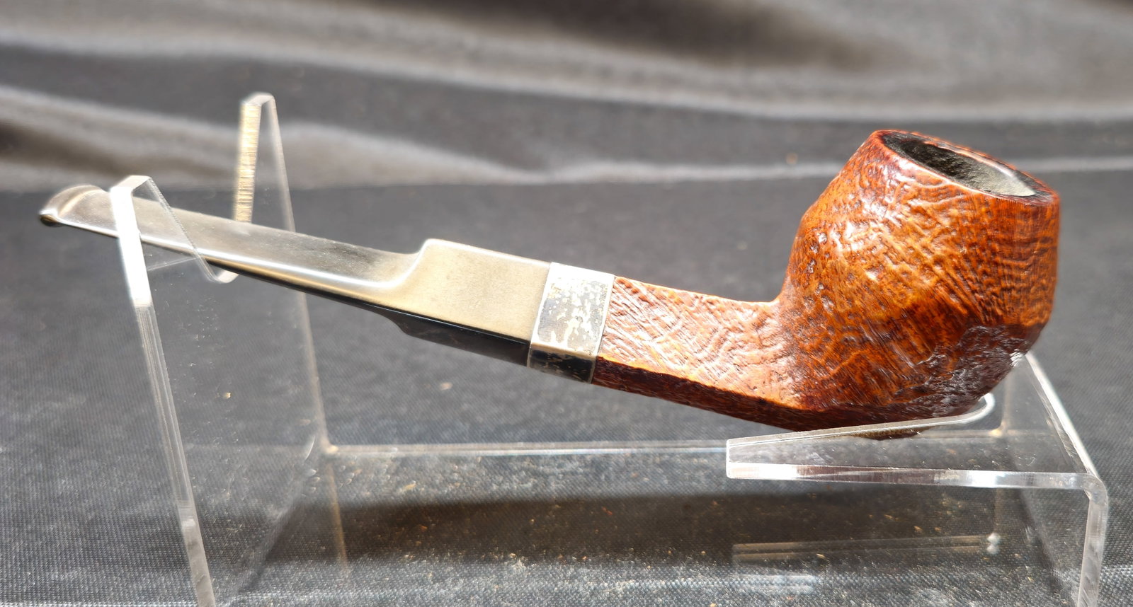 Dunhill Tanshell ODA 837 Sterling Silver Pipe: Dunhill Tanshell ODA 837 Sterling Silver Pipe, English briar tobacco pipe in a large straight bulldog form with sandblasted Tanshell finish, paneled shank, tapered vulcanite stem with Dunhill white sp