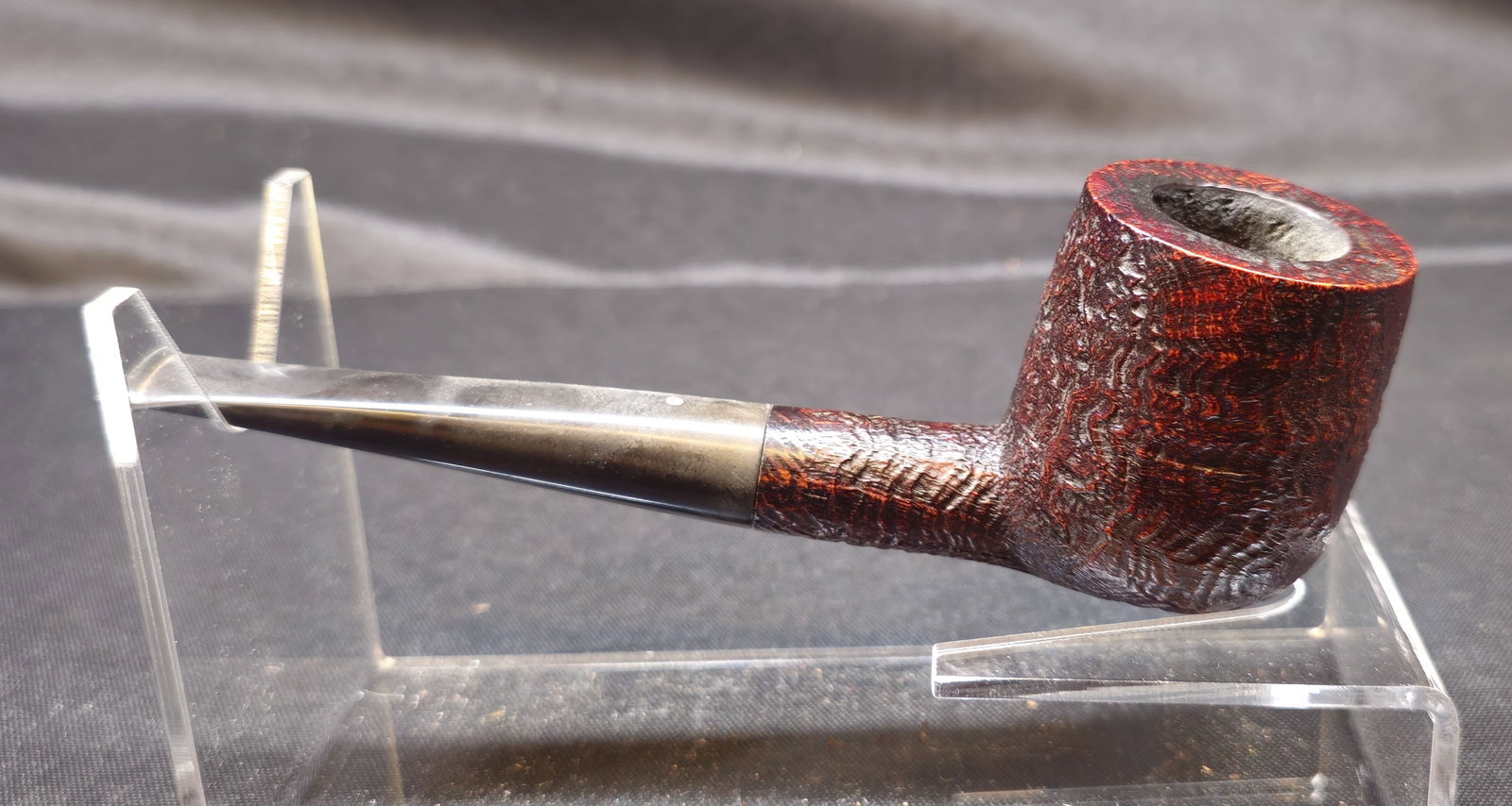 Dunhill ODA 853 Shell Briar Pipe: Dunhill ODA 853 Shell Briar Pipe, English briar tobacco pipe in a straight billiard shape with deep sandblast Shell finish and vulcanite stem bearing the Dunhill white spot. Shank marked “ODA