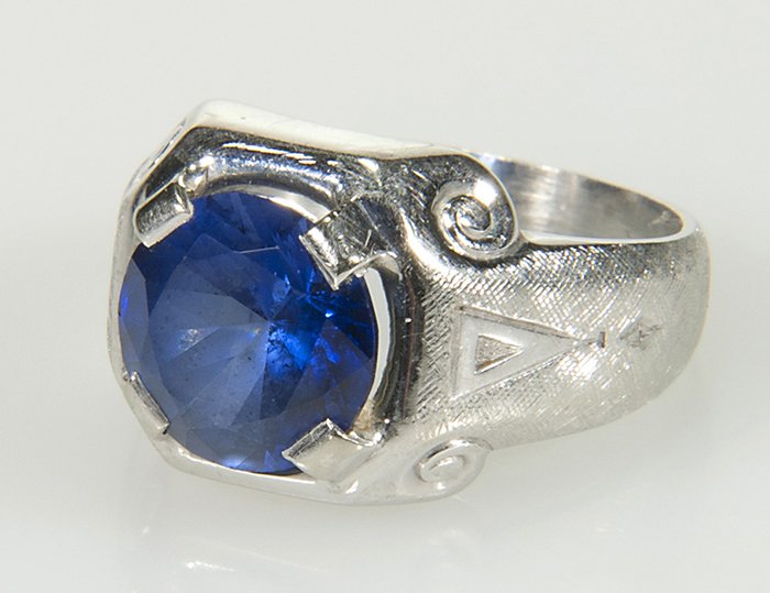 14KT & Blue Sapphire Man's Ring: 14kt, mark is faded but was tested, man's blue sapphire ring. Approx. 1.60cts., weighs approx. 6.4dwt including stone. Collection of Tom Powell.