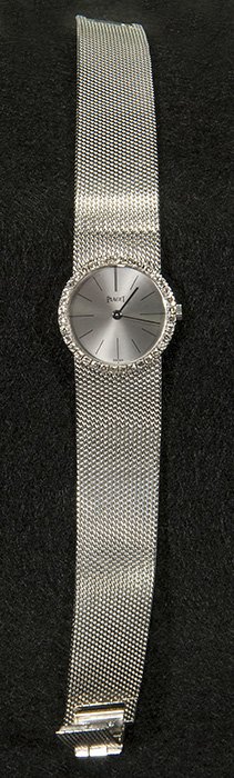 18KT White Gold Piaget 926 B11 Ladies Wrist Watch: 18kt white gold Piaget 926 B11 ladies' wrist watch. 36 diamonds and approx. 0.50cts. Approx. total weight, including crystal and works, 31dwt. Collection of Tom Powell.