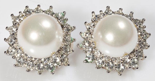 Nina Ricci Earrings (1 of 9)