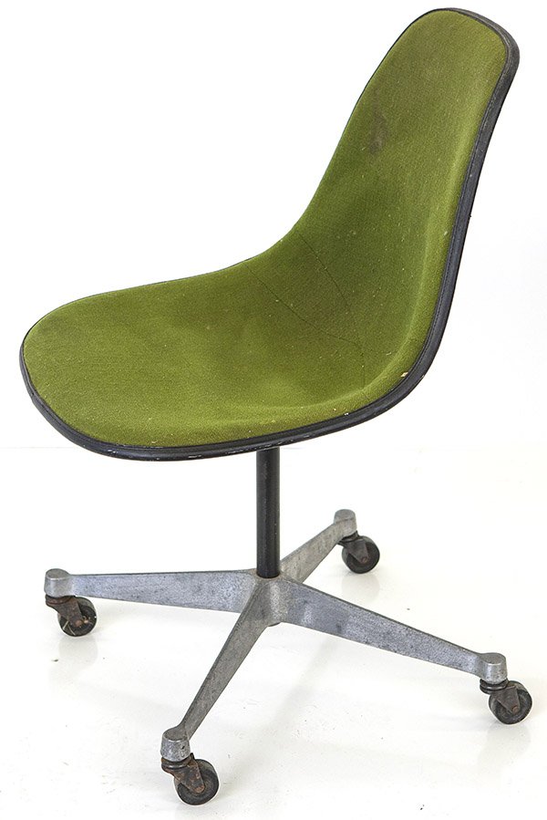 Charles and Ray Eames Aluminum Group Desk Chair (1 of 7)