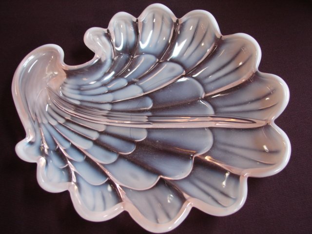Duncan Miller Shell divided relish 9" wide: pink oppalescent