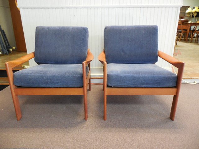 Pr (2) Danish Modern Illum Wikkelso Lounge Chairs (1 of 6)
