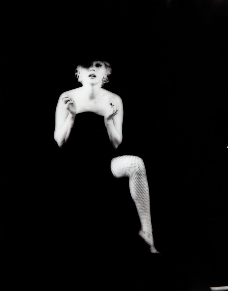 Marilyn Monroe: Milton H. Greene (1922-1985) Marilyn Monroe vintage print, exposition & copy date : 1956 black-white photograph/barite paper, 35,5 x 28 cm backside stamp: 'PHOTOGRAPHED BY MILTON H. GREENE' Joshu