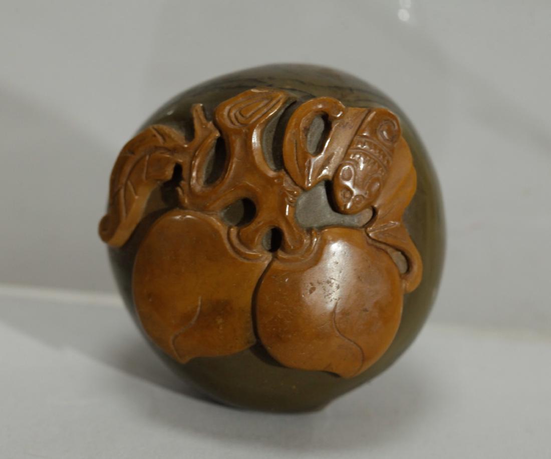 Chinese Carved Agate Peach Snuff Bottle (1 of 4)