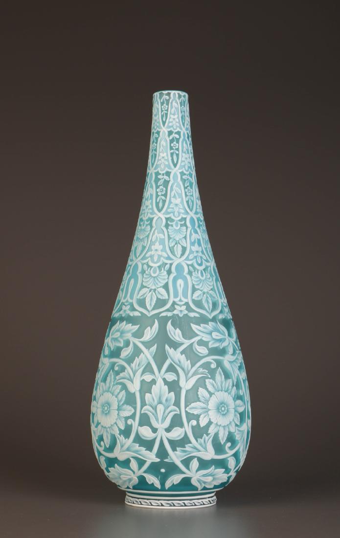 "Thomas Webb & Son" Art Glass Beautifully Design: "Thomas Webb & Son" Art Glass Beautifully Design Condition: very god Dimension: 11 3/4 inches height