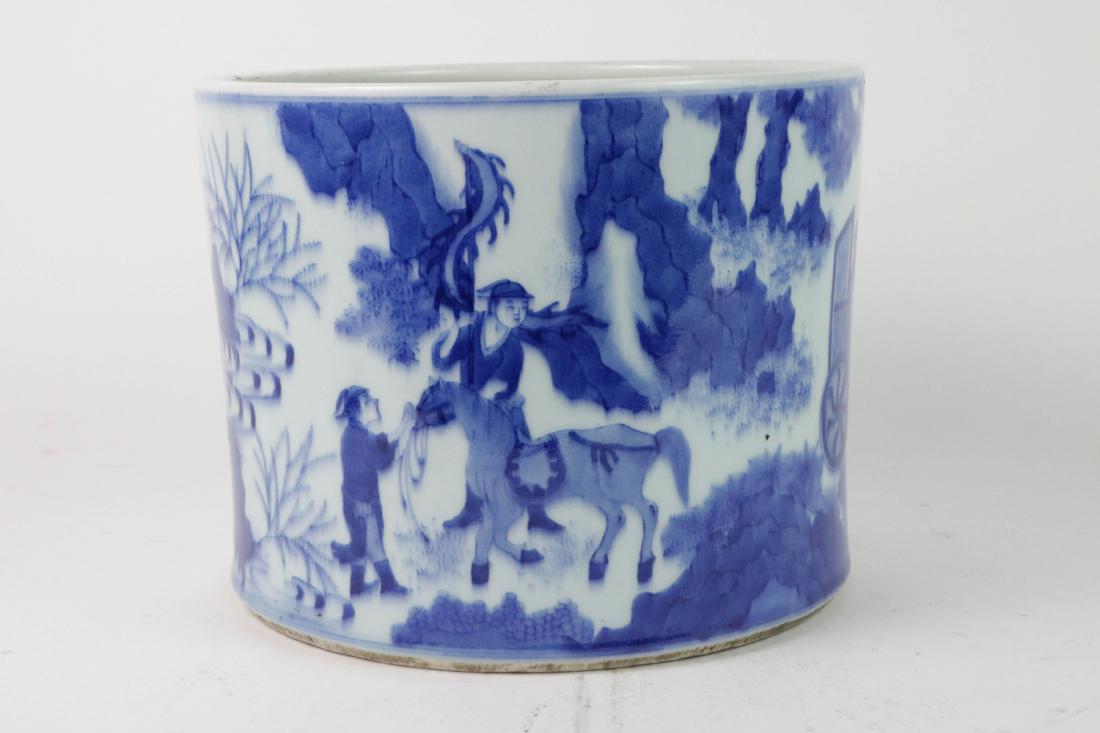 Large blue and white Porcelain Brush Pot (1 of 5)