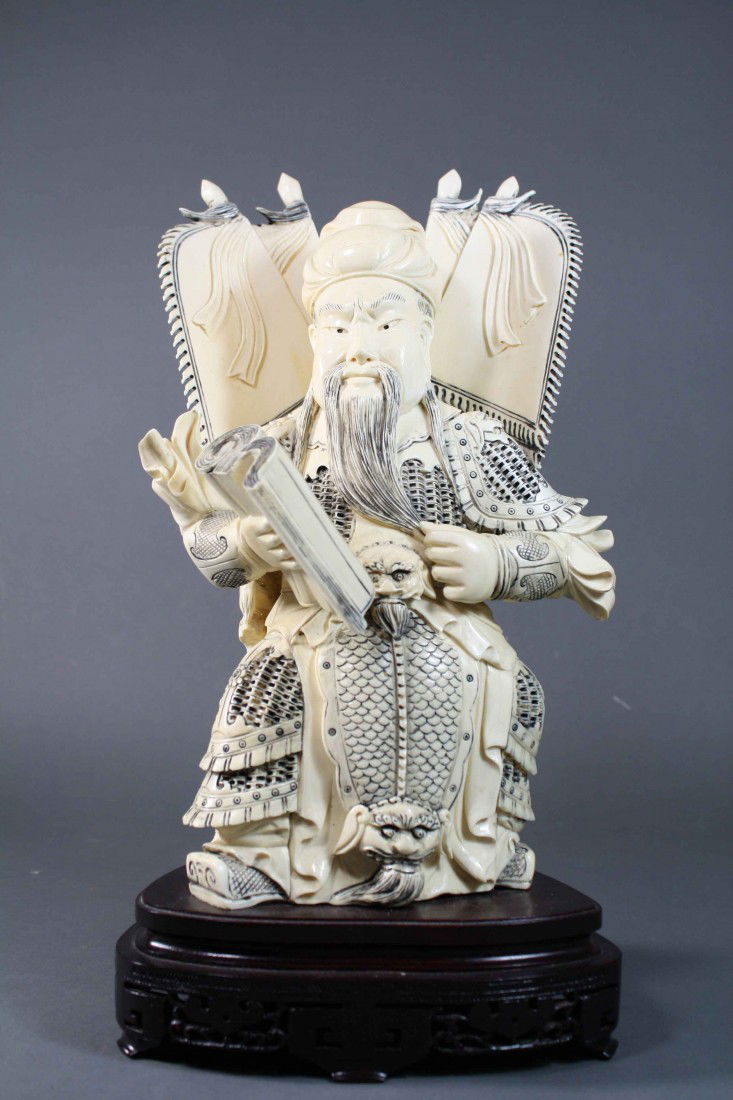 Large Chinese carving of ivory warrior Guangong st: Large Chinese carving of ivory warrior Guangong statues Very good condition 12.25 inches (without stand), 14.25 inches (with stand)