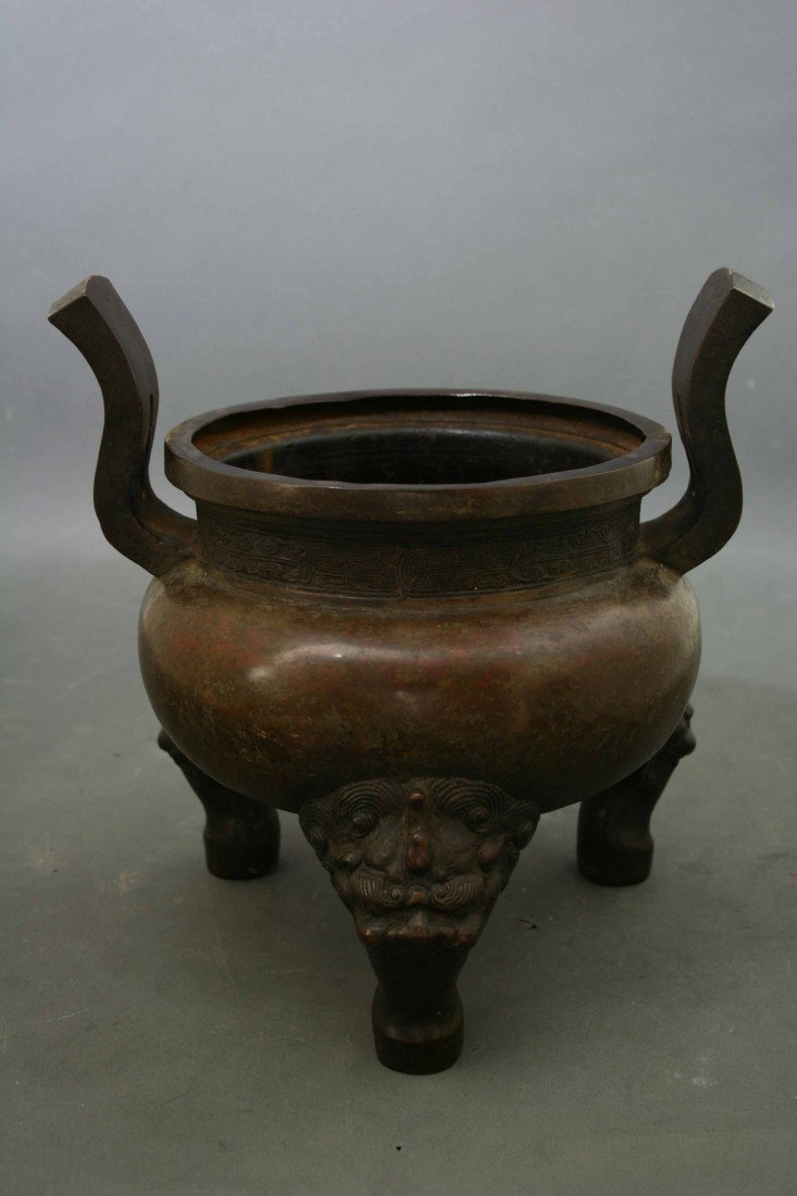 Chinese Qing Bronze Censer Tripot w/ Foolion Mask : Chinese Qing Bronze Censer Tripot w/ Foolion Mask Foot and Uprising Handle very good condition 10.5" high 9" wide
