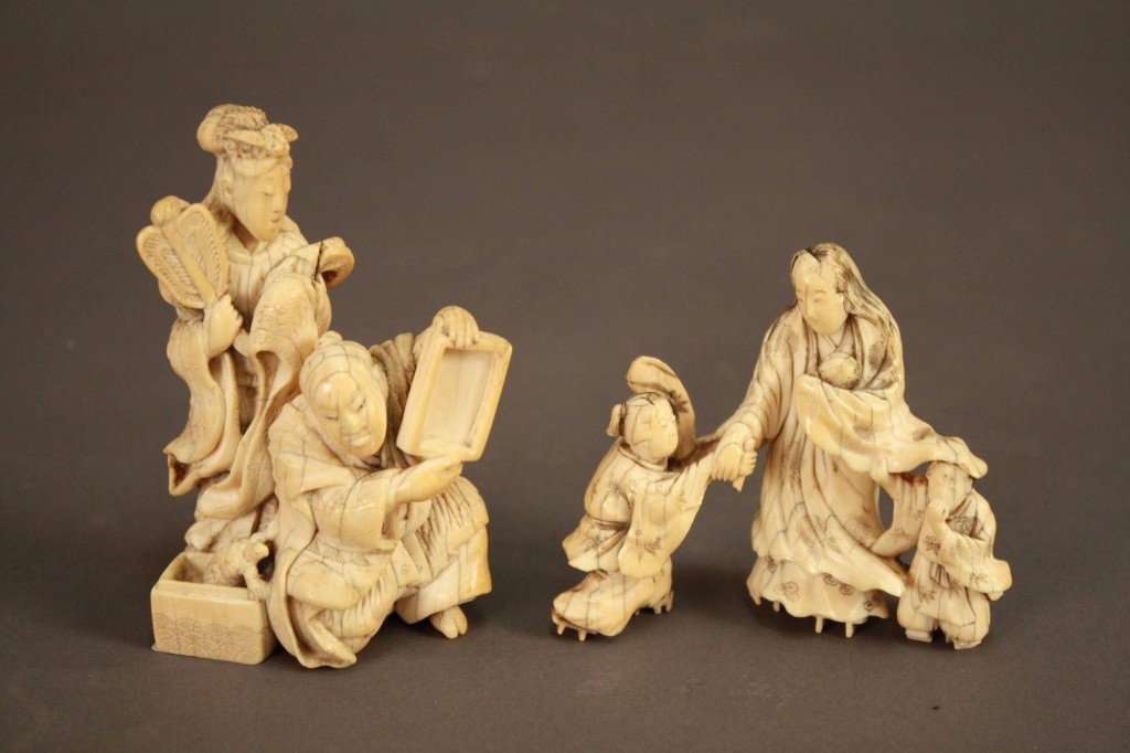Group of 2 Japanese Edo Period Ivory Theatrical Pl: Group of two Japanese Edo period ivory theatrical players (International buyers should note that some countries do not allow the importation of lots containing materials made from endangered species. 