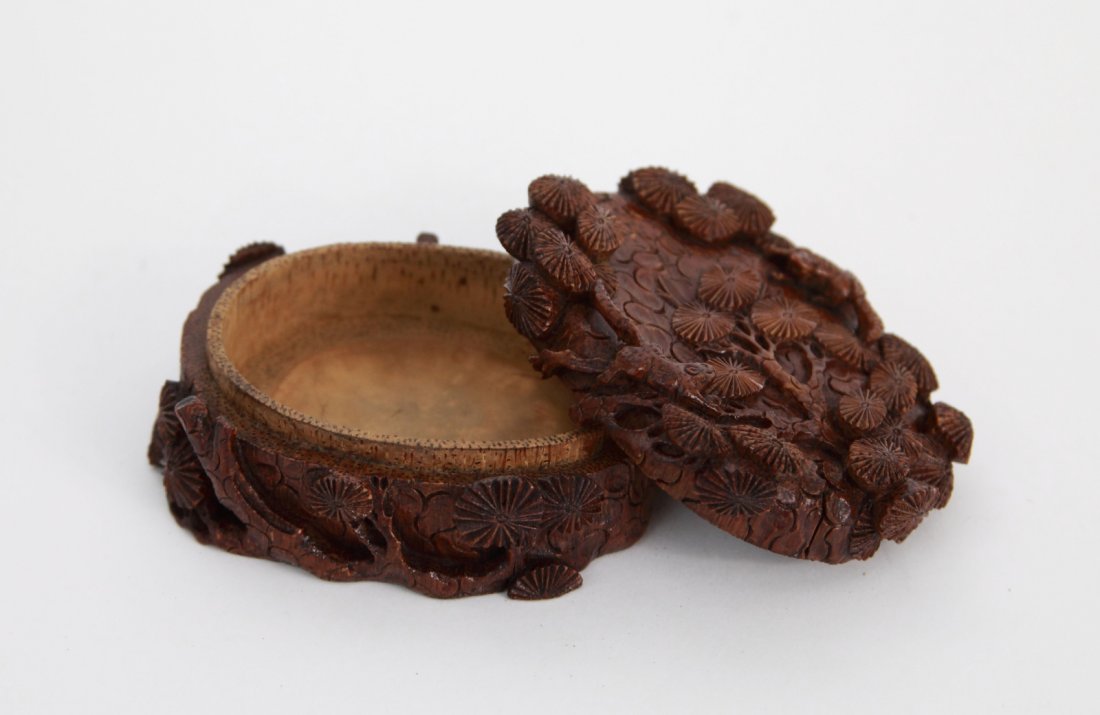 18th C Chinese Bamboo Scholar Box Carved Pine Tree: 18th century Chinese bamboo scholar box carved with pine trees and squirrels Dimension: 4 1/8"L x 1 7/8"H