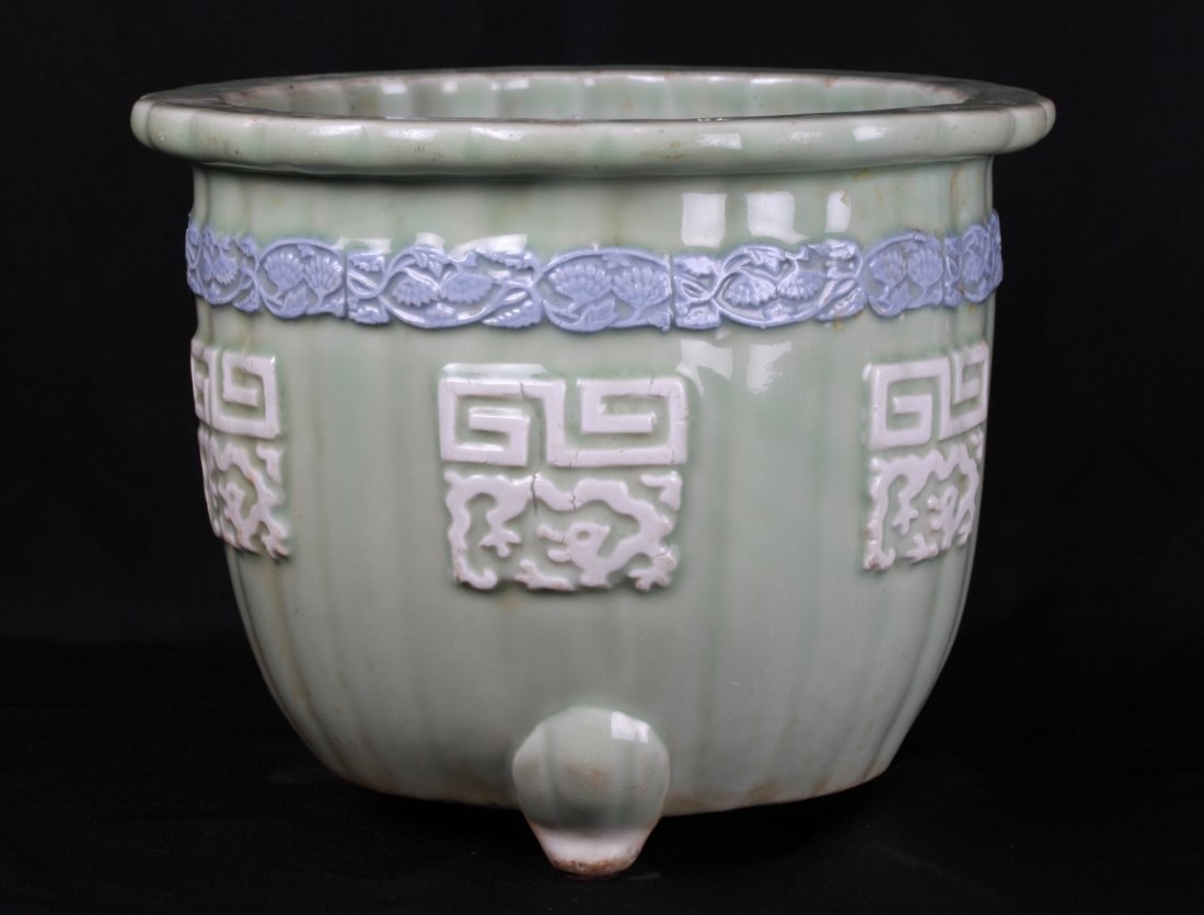 19/20th C. Chinese Celadon Glazed Jardiniere: 19/20th C. Chinese Celadon Glazed Jardiniere Dimension: 9 3/8"H x 12"Diam