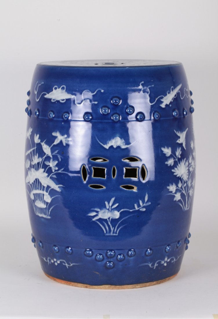 Chinese Blue & White Garden Stool: Chinese Blue & White Garden Stool Dimension: 18"H