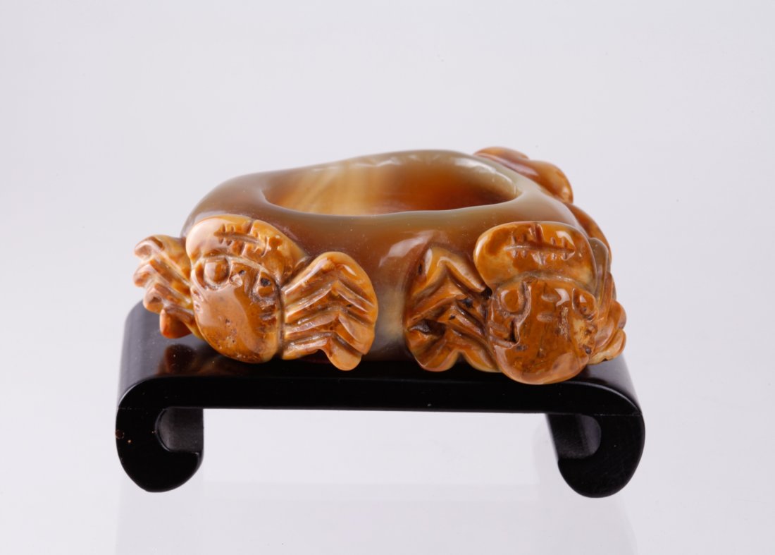 Chinese Agate Brush Washer Carved w/ 3 Crabs: Chinese Agate Brush Washer Carved w/ 3 Crabs Dimension: 3 1/2"W