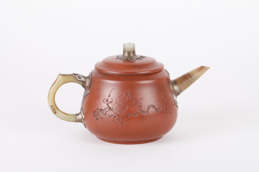 Chinese Zisha Teapot w/ Jade: Chinese Zisha Teapot w/ Jade Dimension: 3"H x 7"W