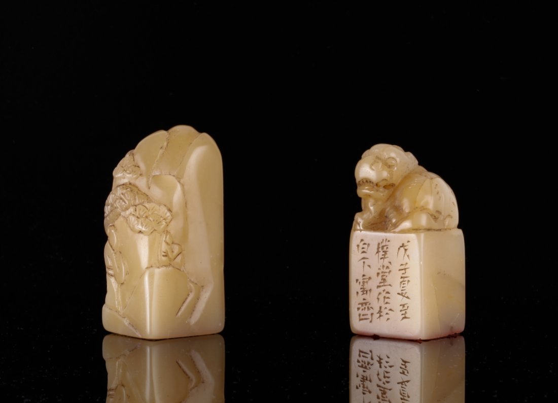2 pieces Chinese Soapstone Seals: 2 pieces Chinese Soapstone Seals Dimension: 1 3/4"H & 1 7/8"H