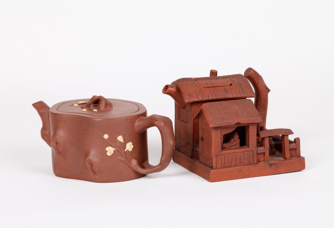 Two Chinese Yixing Zisha Teapot: Two Chinese Yixing Zisha Teapot Dimension: 19cm W(the biggest one)