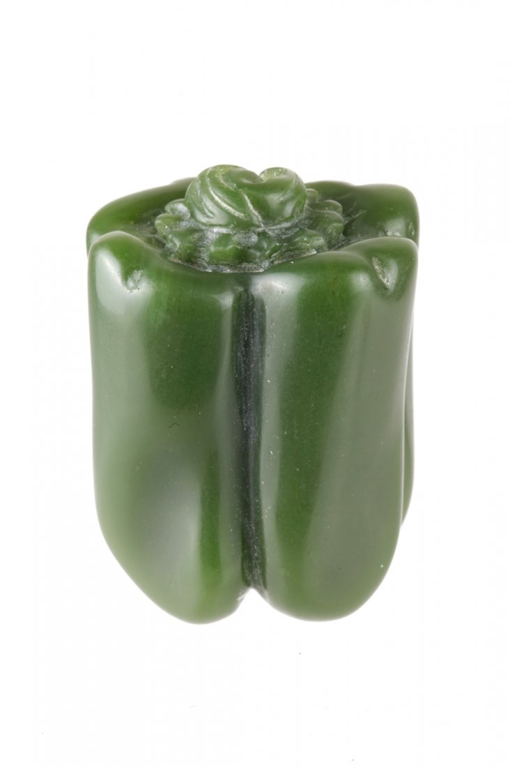 Chinese Spinach Jade Carved Green Pepper: Chinese Spinach Jade Carved Green Pepper Dimension: 2 1/2"L x 1 1/2"W