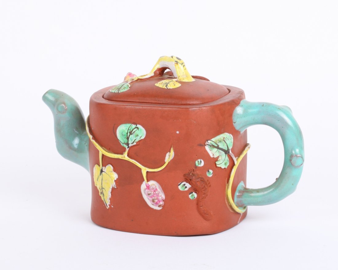 Republic Period Yixing Zisha Teapot: Republic Period Yixing Zisha Teapot _x000D_ Dimension: 17.5cm (6 7/8 inch)W x 10.5cm (4 1/8 inch) H