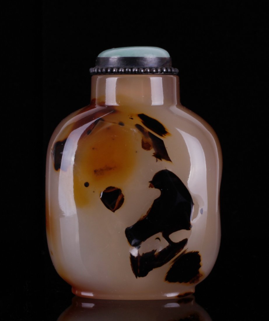 Chinese Fine Carved Shadow Agate Snuff Bottle: Chinese fine carved shadow agate snuff bottle. collection of a gentleman of international snuff bottle association called " Gerry Mack" Dimension: 2 1/2 inches high by 1 3/4 inches