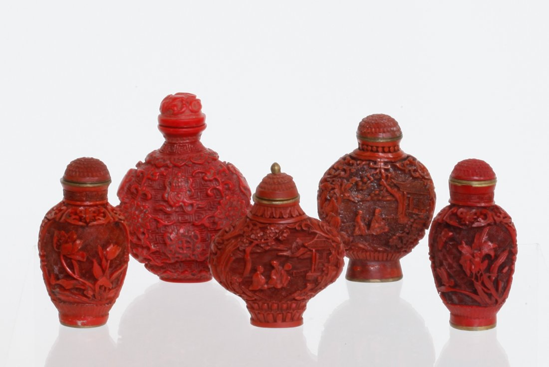 5 Pieces of Chinese Cinnabar Snuff Bottle (1 of 5)