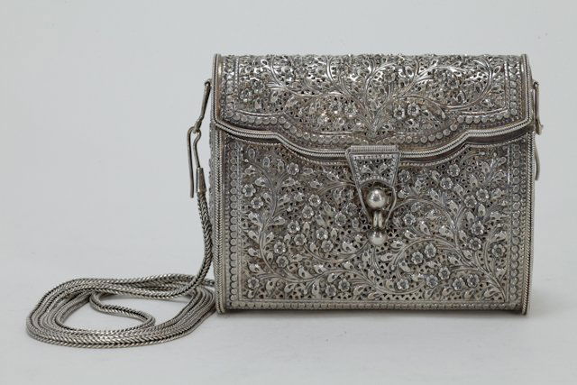 Silver Indian Lady's Purse (1 of 7)