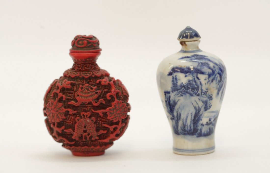 2 Pieces of Chinese Snuff Bottles (1 of 6)