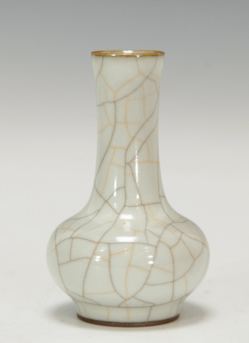 Chinese Ge Style Vase (1 of 9)