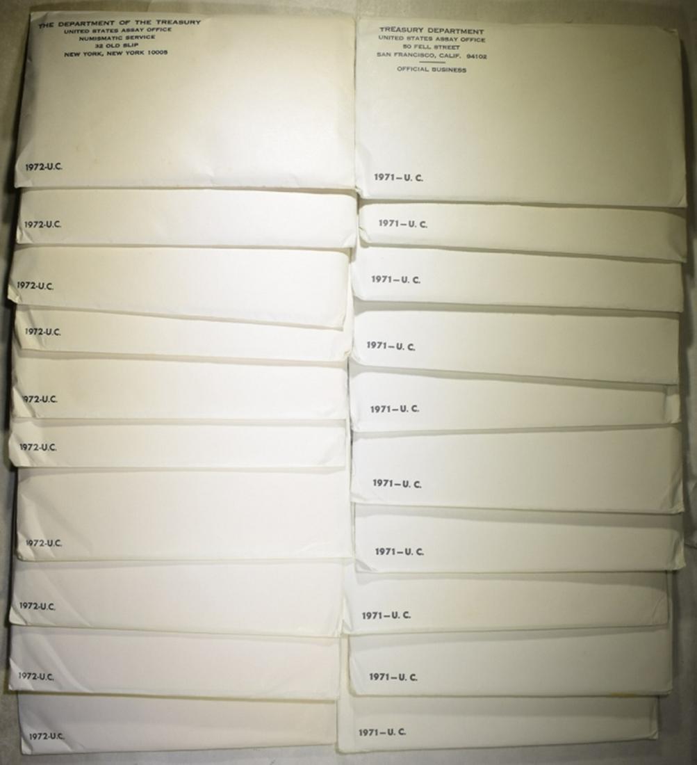 10-1971 & 10-72 U.S. MINT UNC SETS ORIG ENVELOPES (1 of 3)