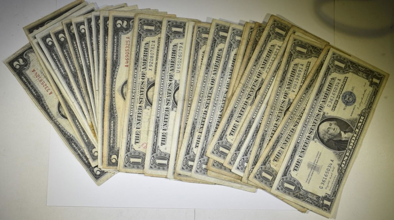 MIXED CURRENCY LOT: (1 of 1)