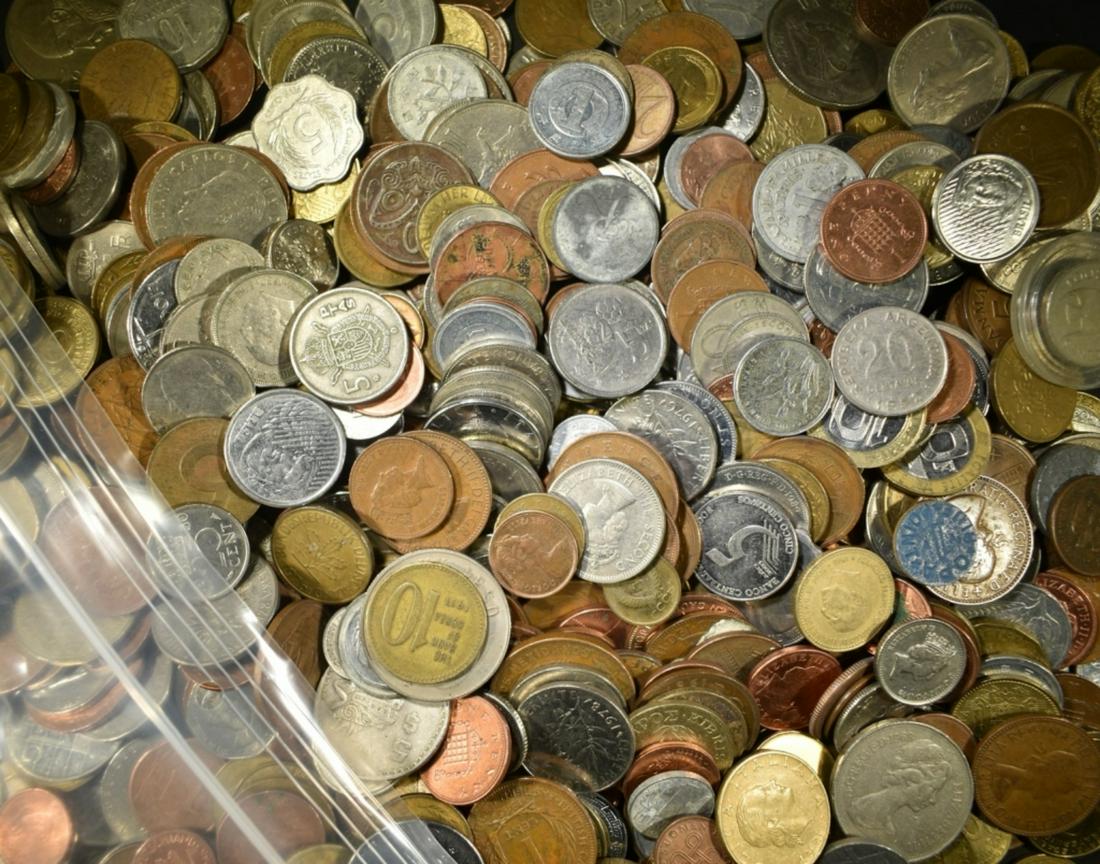 7.5 POUNDS MIXED FOREIGN COINS (1 of 4)