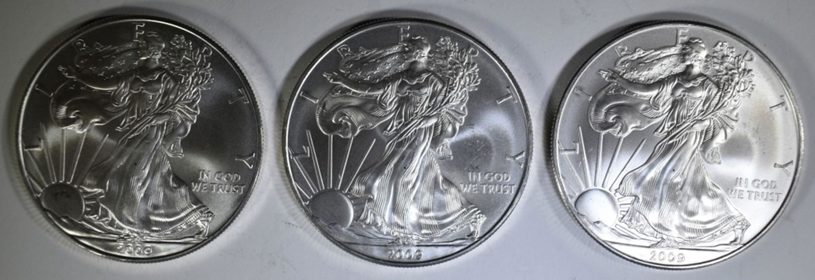 (3) 2009 AMERICAN SILVER EAGLES  UNC (1 of 2)