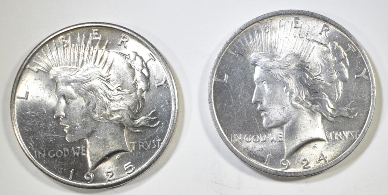 1924 & 25 PEACE DOLLARS  BU (1 of 2)