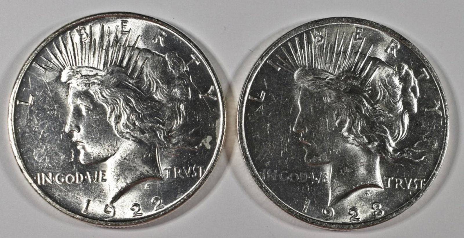 1922 & 23 PEACE DOLLARS BU (1 of 2)