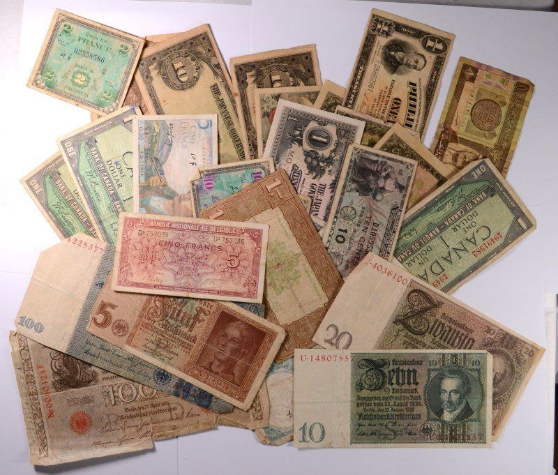 FOREIGN CURRENCY LOT MANY DIFFERENT COUNTRIES, FRANCE, (1 of 1)