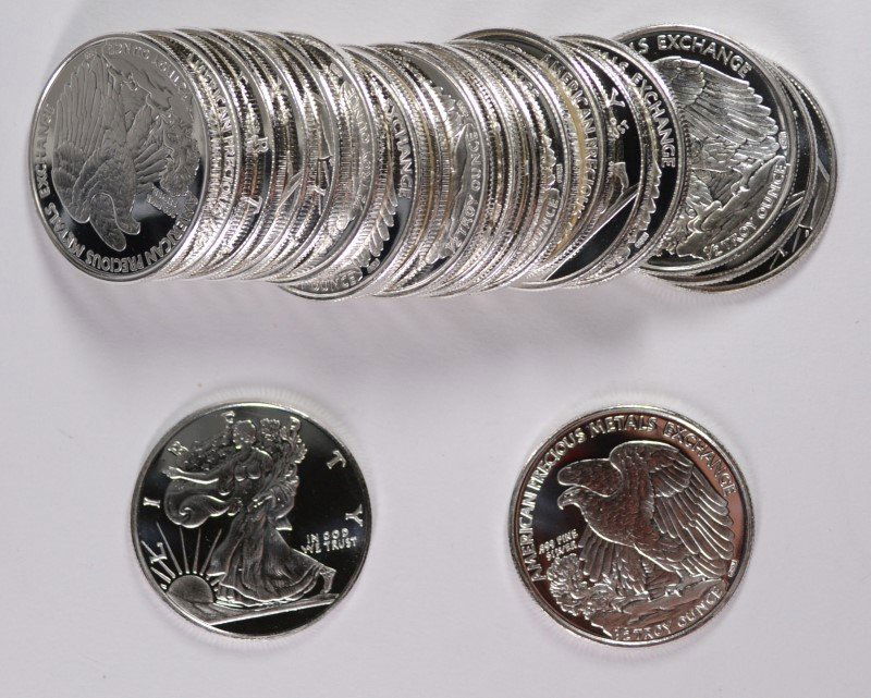 20 - 1/2 oz SILVER ROUNDS .999 WALKING LIBERTY (10 oz (1 of 1)