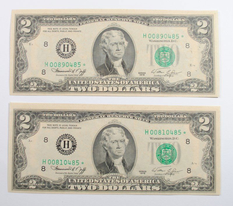 (2) 1976 $2 FEDERAL RESERVE NOTES (STARS) (1 of 2)
