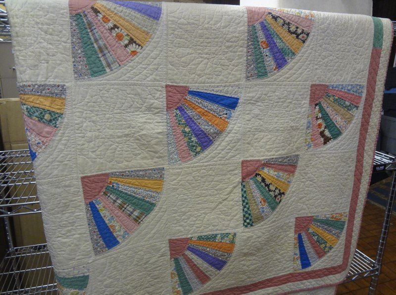 Vintage Quilt Fan Pattern, Circa 1920's to 1930 (1 of 4)