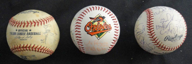 3 - AUTOGRAPHED TEAM BALLS - ALL BALTIMORE ORIOLES 2000 (1 of 4)