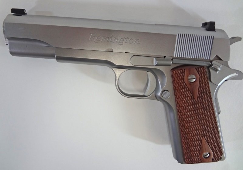 Remington 1911 R1 45 ACP. New in box. (1 of 6)
