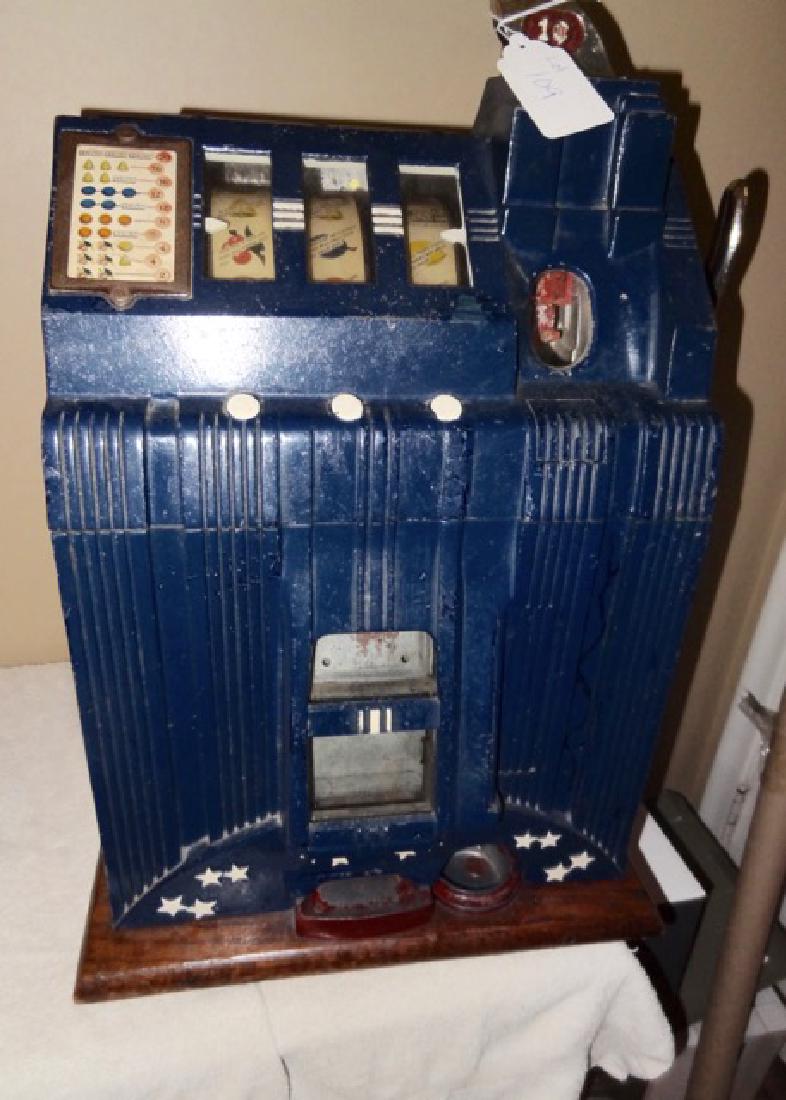 Mills 1 Cent Slot Machine (1 of 3)