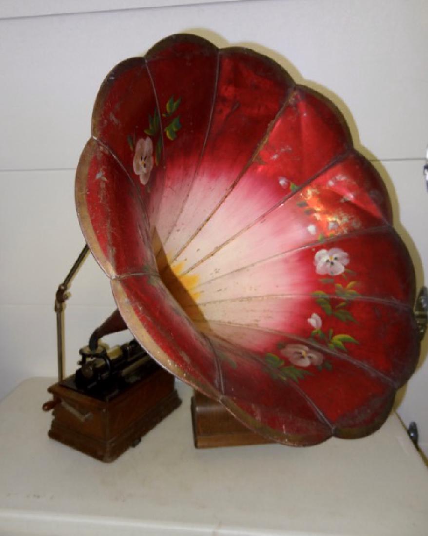 Edison Cylinder Phono w/Morning Glory Horn (1 of 4)