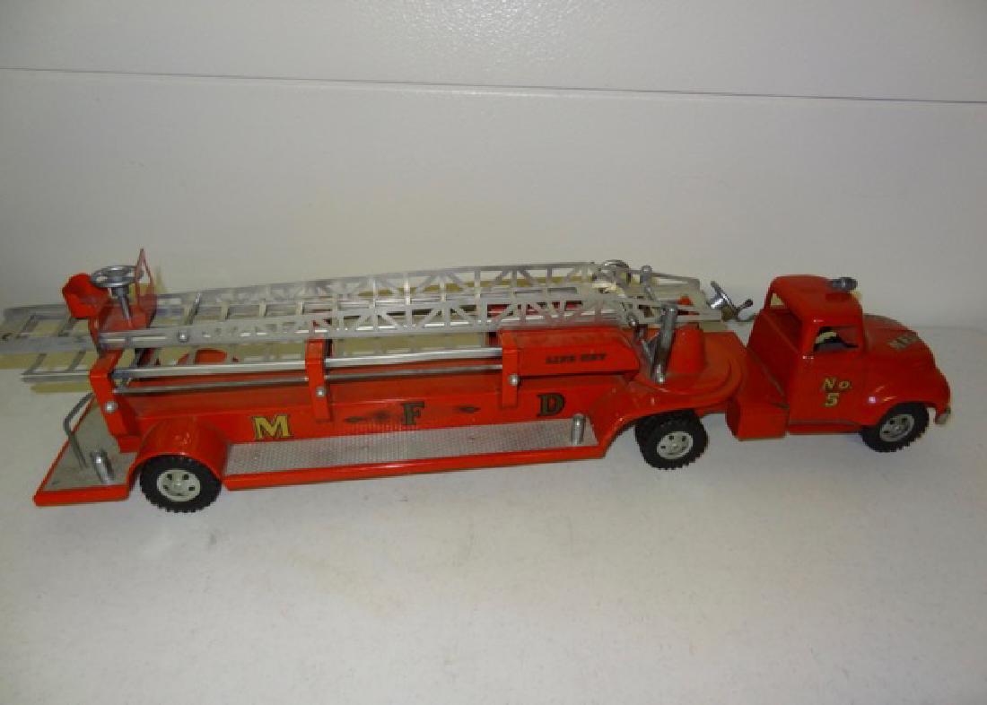 Tonka No. 5 Fire Truck (1 of 4)