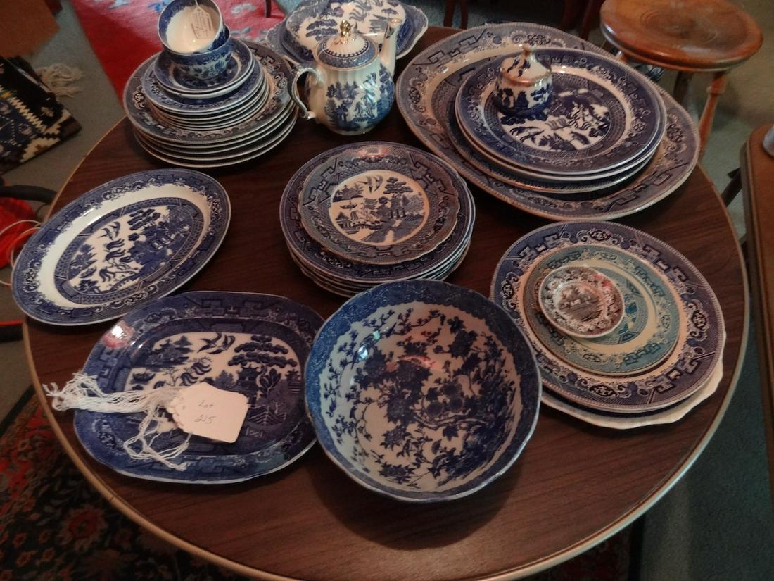Large set of Buffalo blue willow plates and platters (1 of 4)