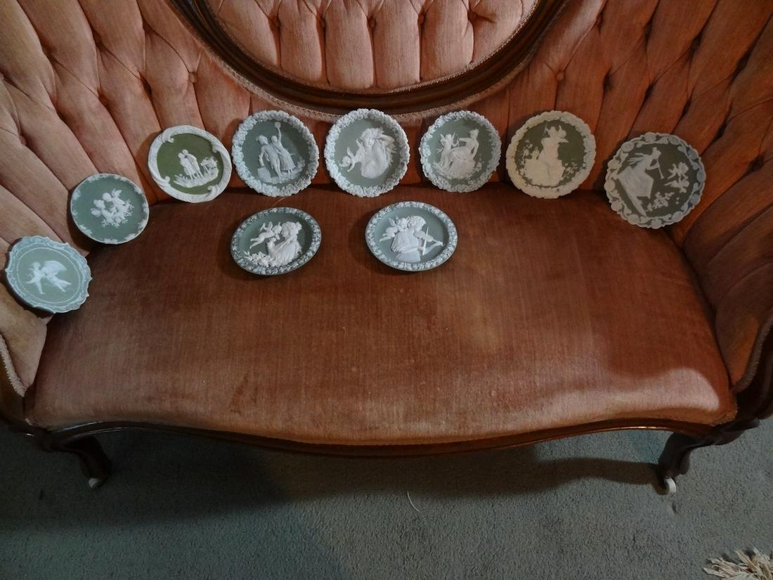 10 Jasper ware womans plaques (1 of 5)