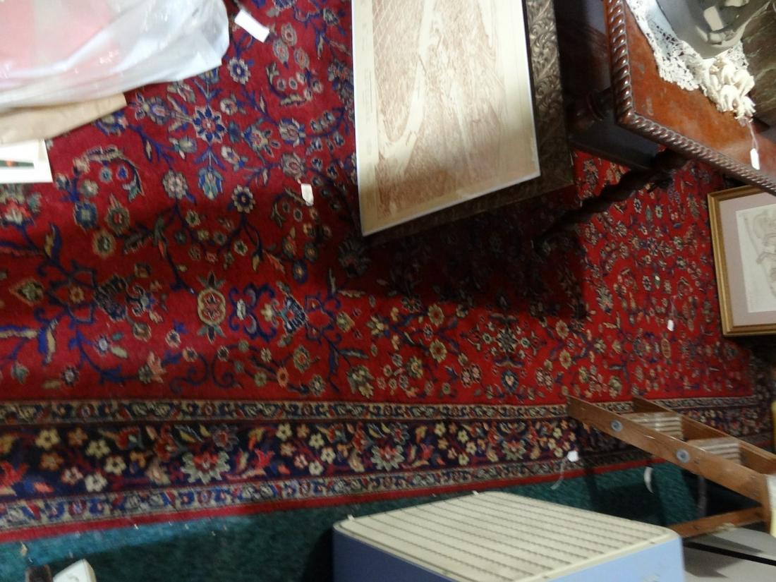 Large machine made rug (1 of 3)