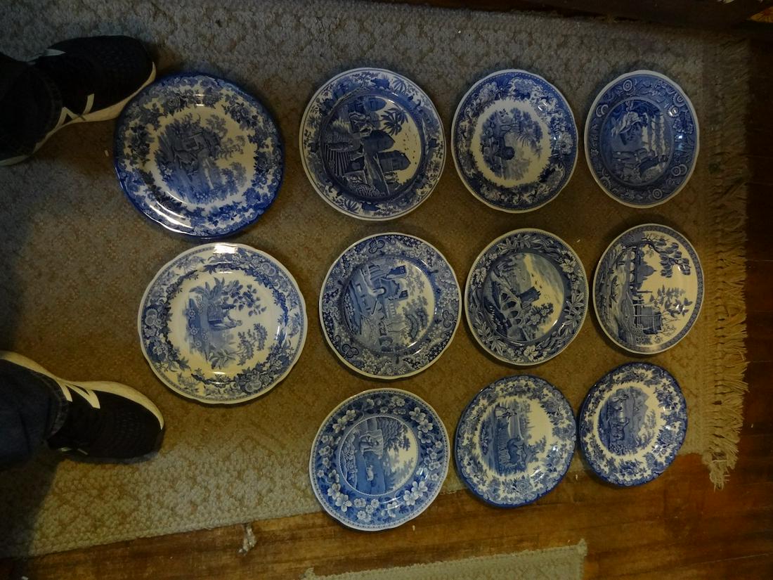 Collection of Spode "Blue Room" plates (1 of 4)